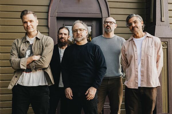デス・キャブ・フォー・キューティー（Death Cab For Cutie）のベンが語る、離婚やレーベル移籍など岐路に制作した新作『I Built You A Tower』